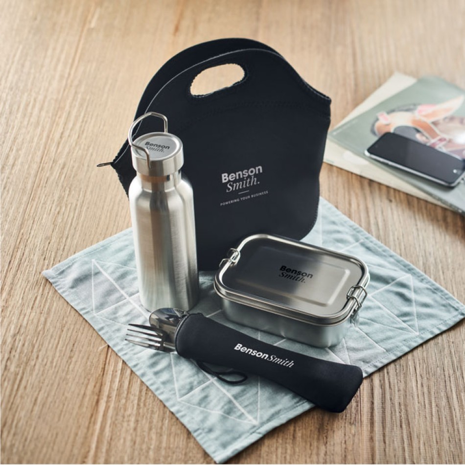 ILY - Set da pranzo in acciaio inox Gadget.it