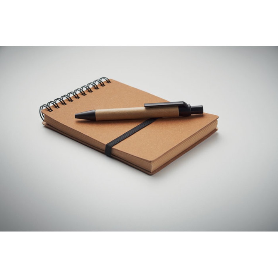 NOTIE - Notebook riciclato con penna a sfe Gadget.it