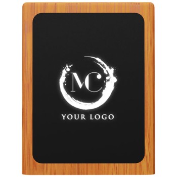 Portamatite in legno con logo luminoso e doppia uscita USB SCX.design O12 Gadget.it