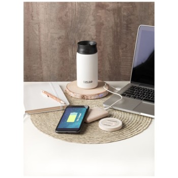 Power bank Asama da 5000 mAh realizzata con paglia di grano Gadget.it